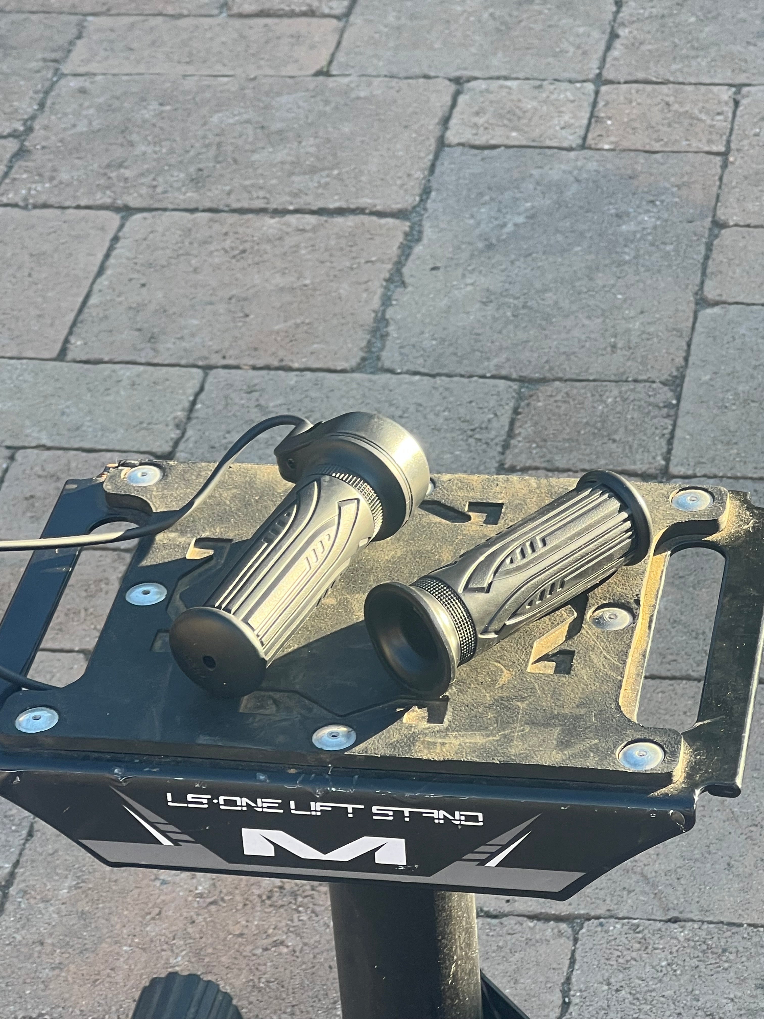 Rad/Macfox Full Twist Throttle (Snappy)